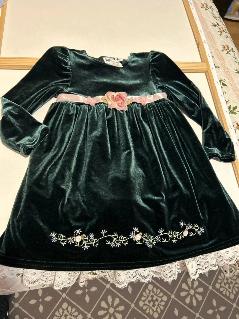 Classic Green Velvet Girls' Dress with Pink Rose Sash